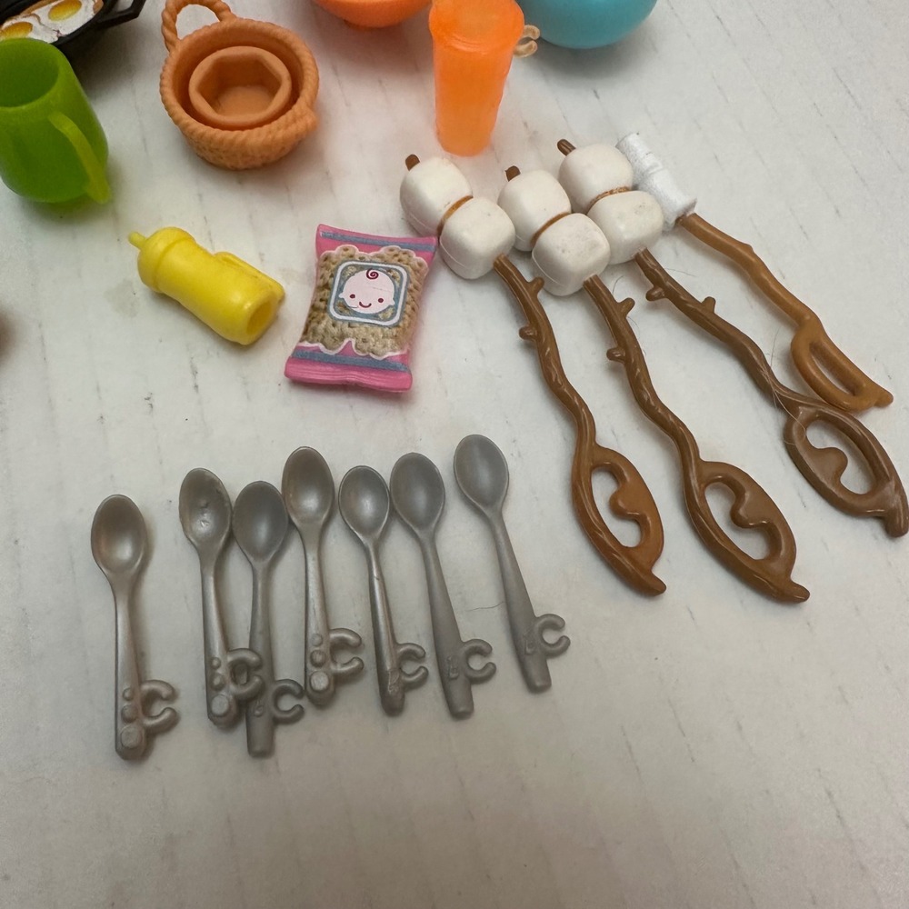 Barbie Kitchen Accessories Food Playset Cups Plates Utensils Cookware 40+ Pieces - Picture 5 of 6